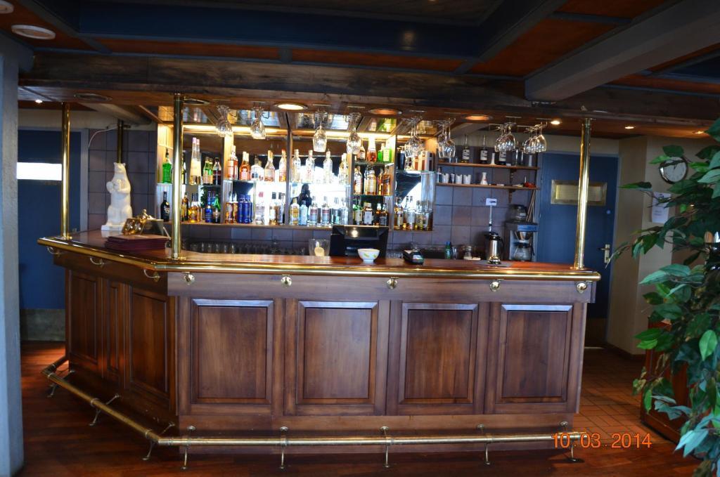 Mehamn Arctic Hotel Экстерьер фото